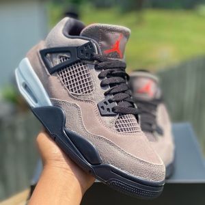 Jordan 4 “TAUPE HAZE (Gs)”